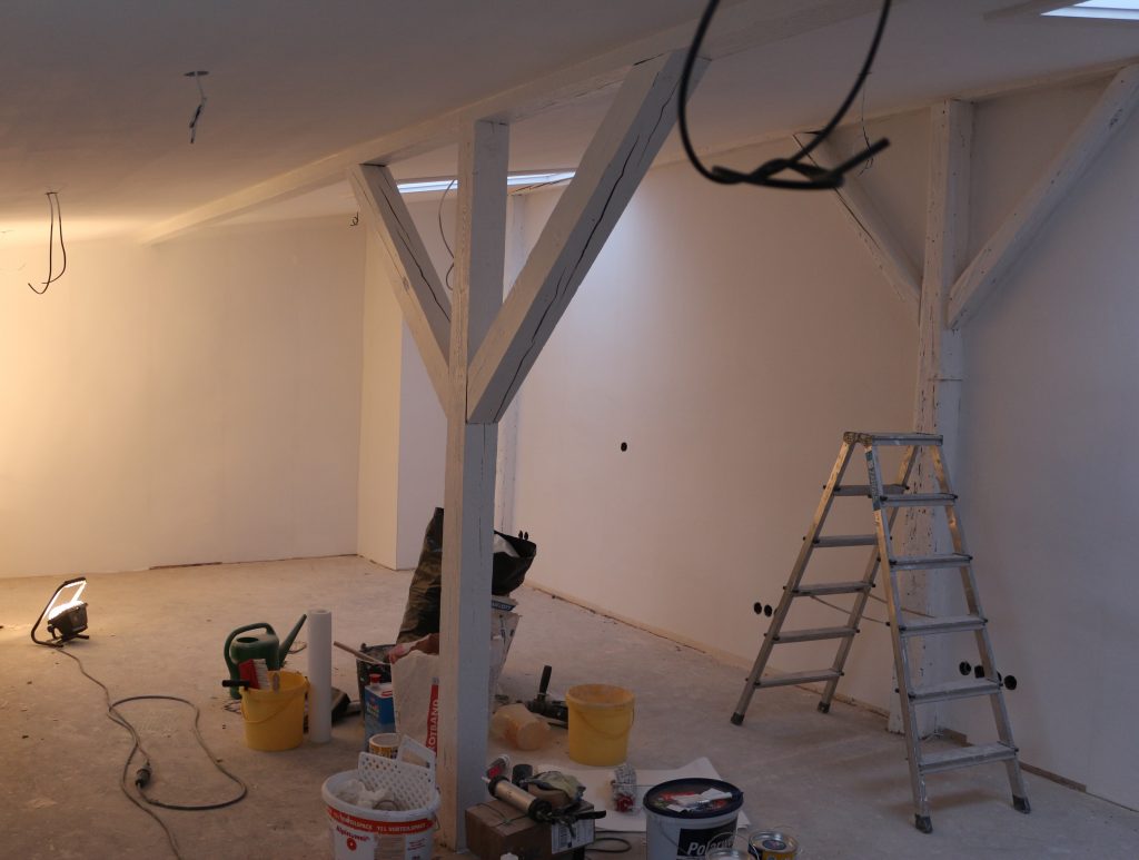 Deckenarbeiten nach Entkernung – Vorbereitung der Innenraumgestaltung